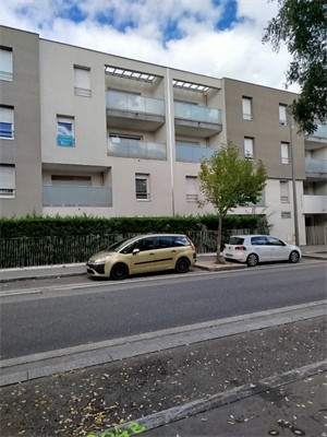 parking à la location -   69800  SAINT PRIEST, surface 0 m2 location parking - UBI458678012